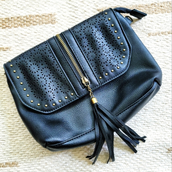Handbags - ✨3/$12 Boho Black Clutch Vegan